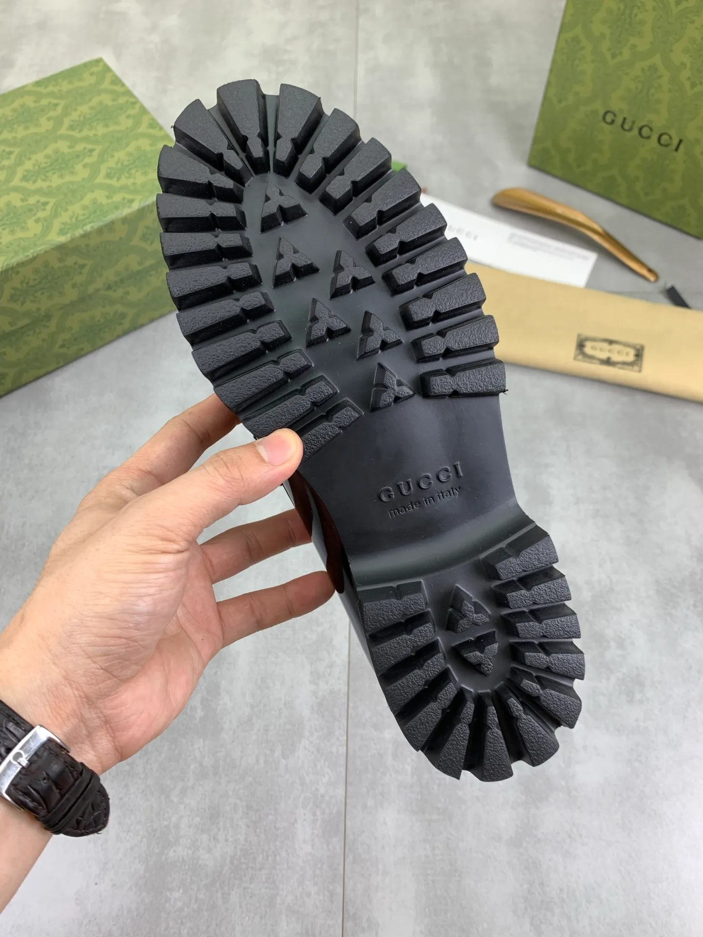 Factory price P840 💰💎💎💎Top version (original foam outsole) Brand: [GUCCi] Gucci's new business formal casual leather shoes Standard code: Men's size 39–45 (38 needs to be customized) Grade: Same style as the official website Original order quality Materials: Original open-edge beaded calfskin Water-dyed cowhide lining Original lightweight foam outsole Style category: Men's fashion Formal casual leather shoes, slip-on men's shoes series, young and fashionable, European and American trends, British style, casual matching, comfortable feet, color: multiple colors available, actual picture